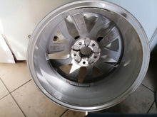 Load image into Gallery viewer, 1x Alufelge 17 Zoll 7.0" 5x112 46ET Glanz Silber 5E3601025 Skoda Octavia Iv FEL5583025173my