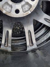 Laden Sie das Bild in den Galerie-Viewer, 1x Alufelge 18 Zoll 7.5&quot; 5x112 51ET Glanz Silber 5E0601025 Skoda Rim Wheel