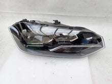 Laden Sie das Bild in den Galerie-Viewer, Frontscheinwerfer VW Polo 2G1941006 Rechts Scheinwerfer Headlight