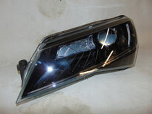 Laden Sie das Bild in den Galerie-Viewer, Frontscheinwerfer Skoda Superb III 3V1941015B Xenon Links Scheinwerfer Headlight