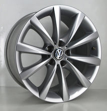 Laden Sie das Bild in den Galerie-Viewer, 4x Alufelge 18 Zoll 8.0" 5x112 30ET Glanz Silber 6867338 BMW 4 Rim Wheel FEL9449690776wr