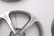 Load image into Gallery viewer, 1x Alufelge 20 Zoll 6.5" 5x114.3 33ET Glanz Silber 403002486R Renault Rim Wheel FEL8767111388zq