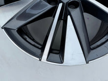 Laden Sie das Bild in den Galerie-Viewer, 1x Alufelge 17 Zoll 7.0&quot; 5x112 45ET 57A601025AA Skoda Rim Wheel