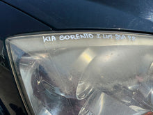 Load image into Gallery viewer, Frontscheinwerfer Kia Sorento I Rechts Scheinwerfer Headlight SCH2207604565wy