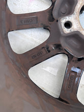 Load image into Gallery viewer, 1x Alufelge 15 Zoll 6.0&quot; 5x114.3 43ET KBA52164 Hyundai Rim Wheel