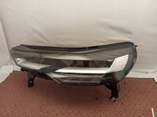 Load image into Gallery viewer, Frontscheinwerfer Renault Captur II 260604753R Full LED Links Headlight SCH8510683110fa