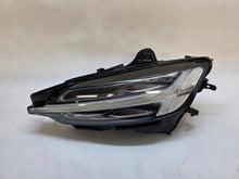 Laden Sie das Bild in den Galerie-Viewer, Frontscheinwerfer Volvo V60 II S60 III SPP15794 32314160 Links Headlight SCH8327132546cj