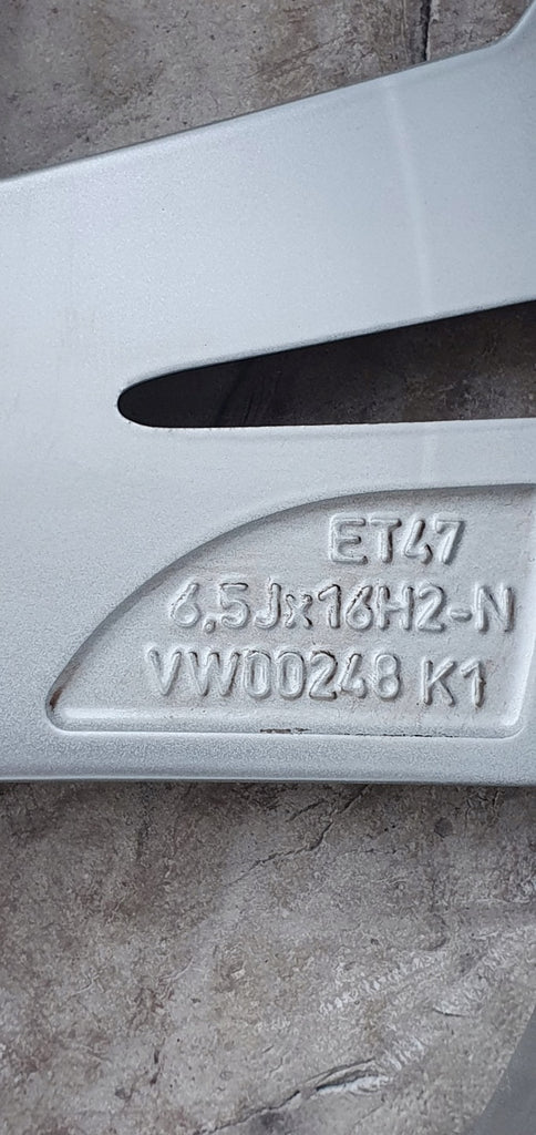 1x Alufelge 16 Zoll 6.5" 5x100 47ET Glanz Grau 2G0601025AM VW I Rim Wheel FEL1521904344pd