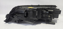 Laden Sie das Bild in den Galerie-Viewer, Frontscheinwerfer Skoda Octavia III 5E1941016 Full LED Rechts Headlight SCH5266468236zk