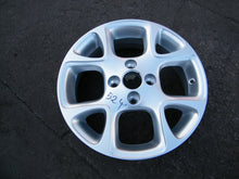 Laden Sie das Bild in den Galerie-Viewer, 1x Alufelge 15 Zoll 5.0&quot; 4x100 38ET Silber Renault Clio 1 III Twingo Rim Wheel