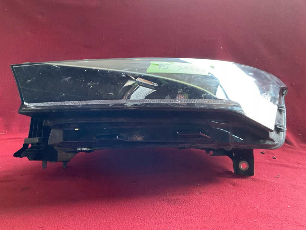 Frontscheinwerfer Skoda Enyaq 5LB941015A Full LED Links Scheinwerfer Headlight