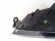 Laden Sie das Bild in den Galerie-Viewer, Frontscheinwerfer Skoda Superb III 3V1941016B Xenon Rechts Headlight