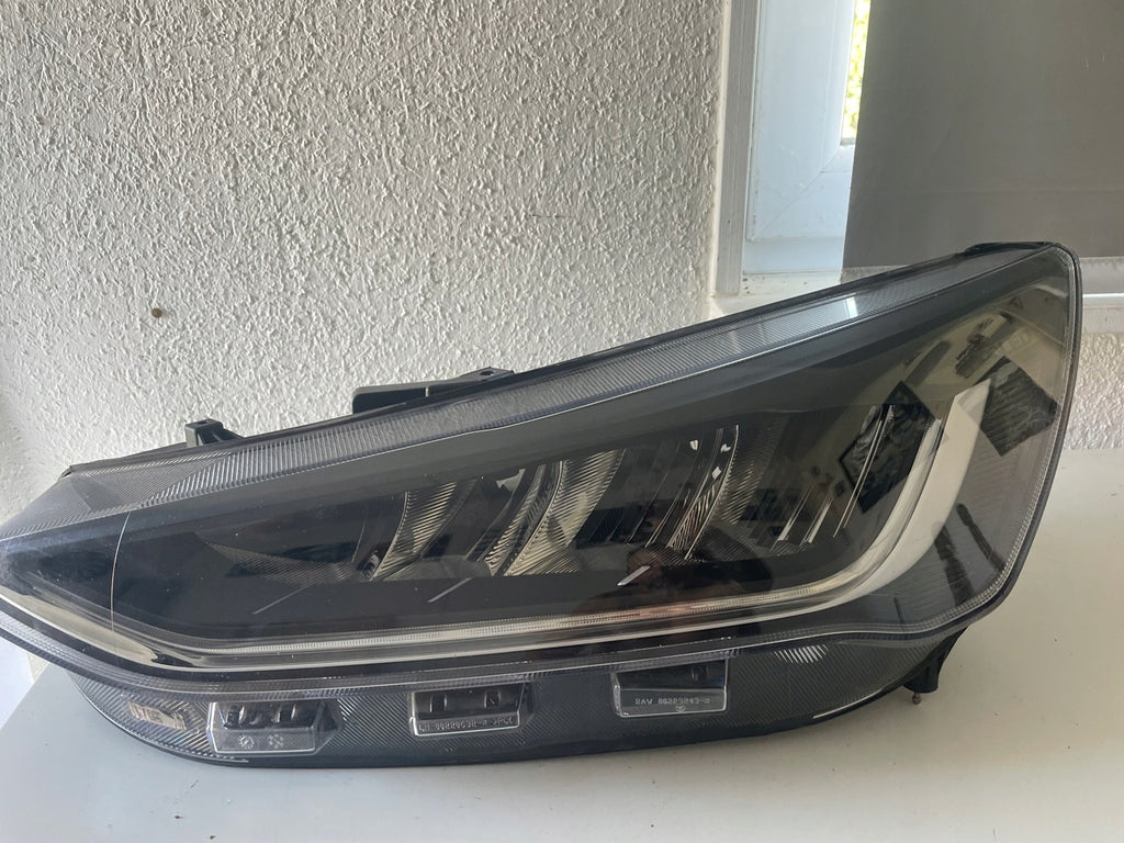Frontscheinwerfer Ford Focus NX7B-13E015-CF LED Ein Stück (Rechts oder Links) SCH1790716401ws