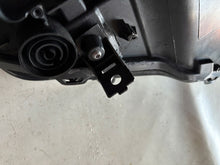 Load image into Gallery viewer, Frontscheinwerfer Seat 5FJ941007J LED Ein Stück (Rechts oder Links) Headlight