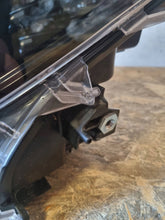 Laden Sie das Bild in den Galerie-Viewer, Frontscheinwerfer Toyota Yaris Cross LED Links Scheinwerfer Headlight SCH1124406186dw