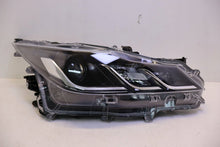 Laden Sie das Bild in den Galerie-Viewer, Frontscheinwerfer Toyota Corolla 81110-02T30 Rechts Scheinwerfer Headlight SCH5226334032sc