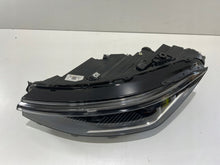 Laden Sie das Bild in den Galerie-Viewer, Frontscheinwerfer VW Passat 3J1941035 Links Scheinwerfer Headlight SCH5469051966mg