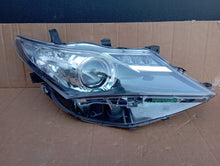 Load image into Gallery viewer, Frontscheinwerfer Toyota Auris 81110-02E21 89907726 Rechts Headlight