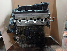 Laden Sie das Bild in den Galerie-Viewer, Motor Skoda Superb II CFJ 2.0 TDI 2011 Diesel Engine Unkomplett MOT6404232106bw