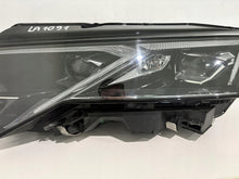 Laden Sie das Bild in den Galerie-Viewer, Frontscheinwerfer Skoda Octavia IV 5E4941035 LED Ein Stück (Rechts oder Links) SCH1456764375vv