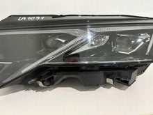 Laden Sie das Bild in den Galerie-Viewer, Frontscheinwerfer Skoda Octavia IV 5E4941035 LED Links Scheinwerfer Headlight SCH1456764375vv