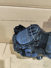 Laden Sie das Bild in den Galerie-Viewer, Frontscheinwerfer VW Golf Sportsvan 517941005B Links Scheinwerfer Headlight SCH3142856673vg