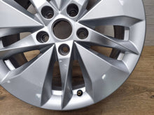 Load image into Gallery viewer, 1x Alufelge 16 Zoll 7.0" 5x112 46ET Glanz Silber 5E3601025 Skoda Octavia FEL8090740356lt