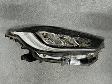 Load image into Gallery viewer, Frontscheinwerfer Toyota Yaris LED Rechts Scheinwerfer Headlight