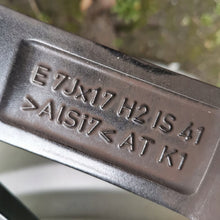 Laden Sie das Bild in den Galerie-Viewer, 1x Alufelge 17 Zoll 7.0" 5x112 41ET 6891174 BMW 2 Active Tourer U06 Rim Wheel FEL3086666975jj