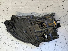Laden Sie das Bild in den Galerie-Viewer, Frontscheinwerfer Porsche Macan 95b 95B941032CQ Xenon Rechts Headlight SCH1861975372km