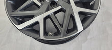 Load image into Gallery viewer, 1x Alufelge 18 Zoll 7.5" 5x114.3 50ET 52910-CM300 Hyundai Kona Rim Wheel FEL7065007255lz
