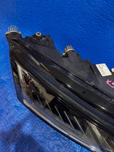 Laden Sie das Bild in den Galerie-Viewer, Frontscheinwerfer Skoda Octavia IV 5E4941016A Full LED Rechts Headlight SCH4737900398xk