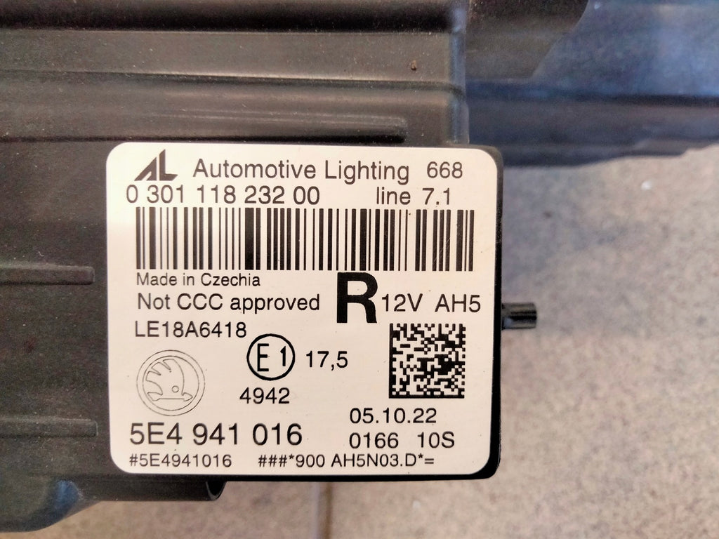 Frontscheinwerfer Skoda Octavia Fabia 5E4941016 LED Rechts Headlight SCH8815142932nh