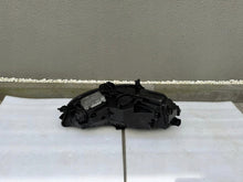 Laden Sie das Bild in den Galerie-Viewer, Frontscheinwerfer Audi A4 8W0941033D Full LED Links Scheinwerfer Headlight