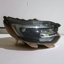 Laden Sie das Bild in den Galerie-Viewer, Frontscheinwerfer Opel Zafira A Vivaro C 9832836480-00 Xenon Rechts Headlight