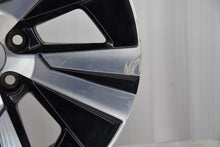 Laden Sie das Bild in den Galerie-Viewer, 1x Alufelge 17 Zoll 7.0&quot; 5x108 40 5ET Glanz Schwarz 32209235 Volvo Rim Wheel