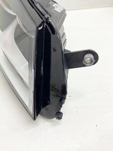 Laden Sie das Bild in den Galerie-Viewer, Frontscheinwerfer VW Passat B7 90010126 Rechts Scheinwerfer Headlight SCH9231601816fh