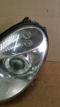 Laden Sie das Bild in den Galerie-Viewer, Frontscheinwerfer Mercedes-Benz W211 154353 Ein Stück (Rechts oder Links) SCH2285081531ac