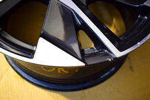 Laden Sie das Bild in den Galerie-Viewer, 1x Alufelge 17 Zoll 7.5&quot; 5x108 44ET Glanz Graphit 9835057580 Mg Iii Rim Wheel