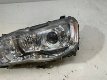 Load image into Gallery viewer, Frontscheinwerfer Mitsubishi Outlander I Xenon Ein Stück (Rechts oder Links)