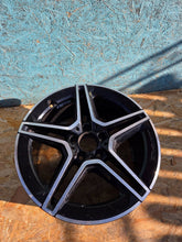 Laden Sie das Bild in den Galerie-Viewer, 1x Alufelge 18 Zoll 8.5" 5x112 49ET Glanz Grau A2054019600 Mercedes-Benz W205 FEL2220101859bz