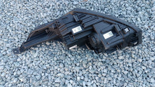 Laden Sie das Bild in den Galerie-Viewer, Frontscheinwerfer Kia III 92102-J7500 LED Rechts Scheinwerfer Headlight SCH2530689138br