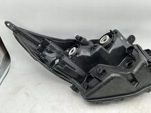 Laden Sie das Bild in den Galerie-Viewer, Frontscheinwerfer Toyota Aygo X 02A29316 Links Scheinwerfer Headlight SCH1691574544fh