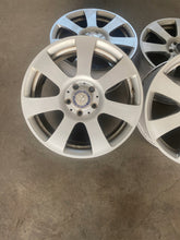 Laden Sie das Bild in den Galerie-Viewer, 4x Alufelge 17 Zoll 7.5" 5x112 47 5ET Glanz Silber Mercedes-Benz Rim Wheel FEL1865848523lo