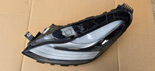 Load image into Gallery viewer, Frontscheinwerfer Tesla Model 3 Y 1077375-00-C LED Links Scheinwerfer Headlight SCH4547357330zr