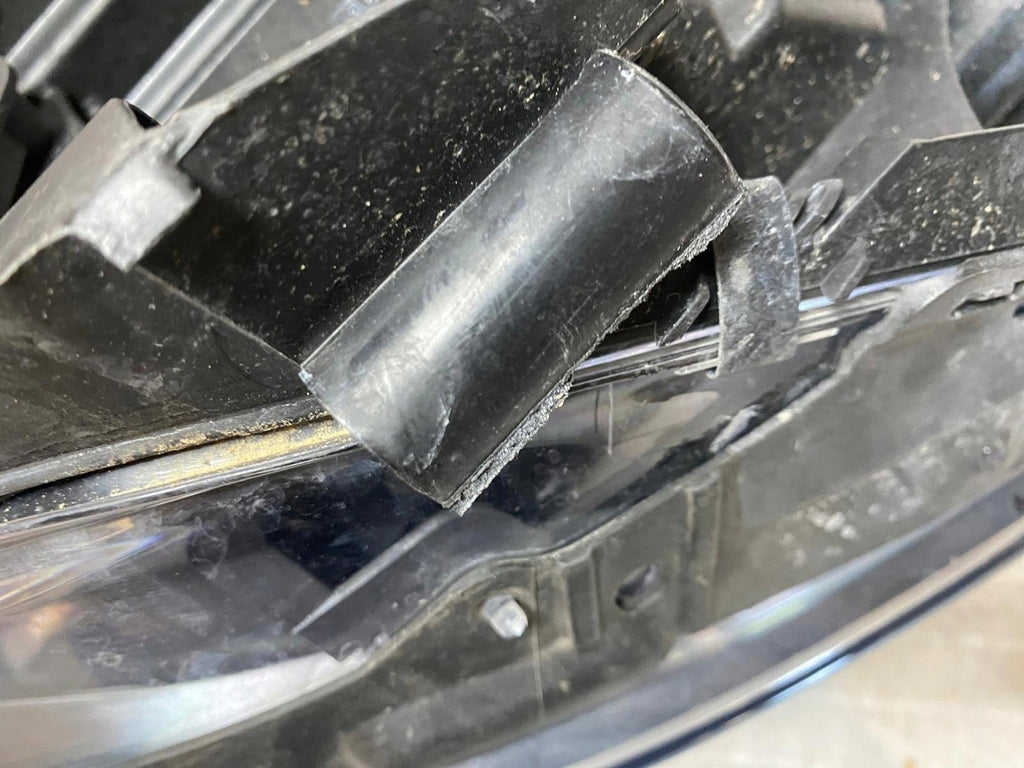 Frontscheinwerfer Mercedes-Benz W246 A2468207861 Xenon Rechts Headlight SCH6711005619eq