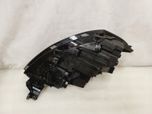 Laden Sie das Bild in den Galerie-Viewer, Frontscheinwerfer VW Transporter 7T1941035C Links Scheinwerfer Headlight