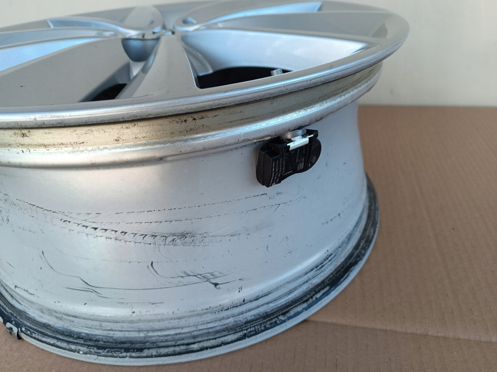 1x Alufelge 17 Zoll 7.0" 5x114.3 49ET 40300030R Renault Megane Rim Wheel FEL2727952464sh