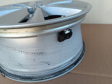 Laden Sie das Bild in den Galerie-Viewer, 1x Alufelge 17 Zoll 7.0" 5x114.3 49ET 40300030R Renault Megane Rim Wheel FEL2727952464sh