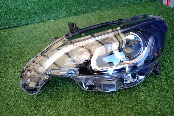 Frontscheinwerfer Peugeot 108 81150-0H150 Ein Stück (Rechts oder Links)